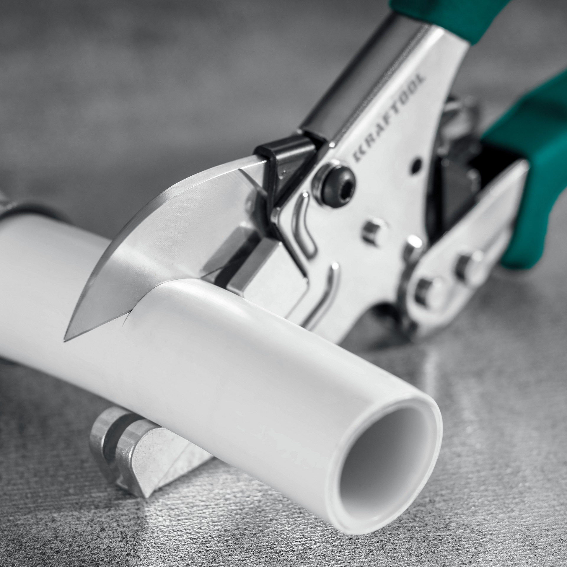 KRAFTOOL MC-12, для различных профилей из пластика и резины, с набором сменных губок, угловые ножницы (23372-12)