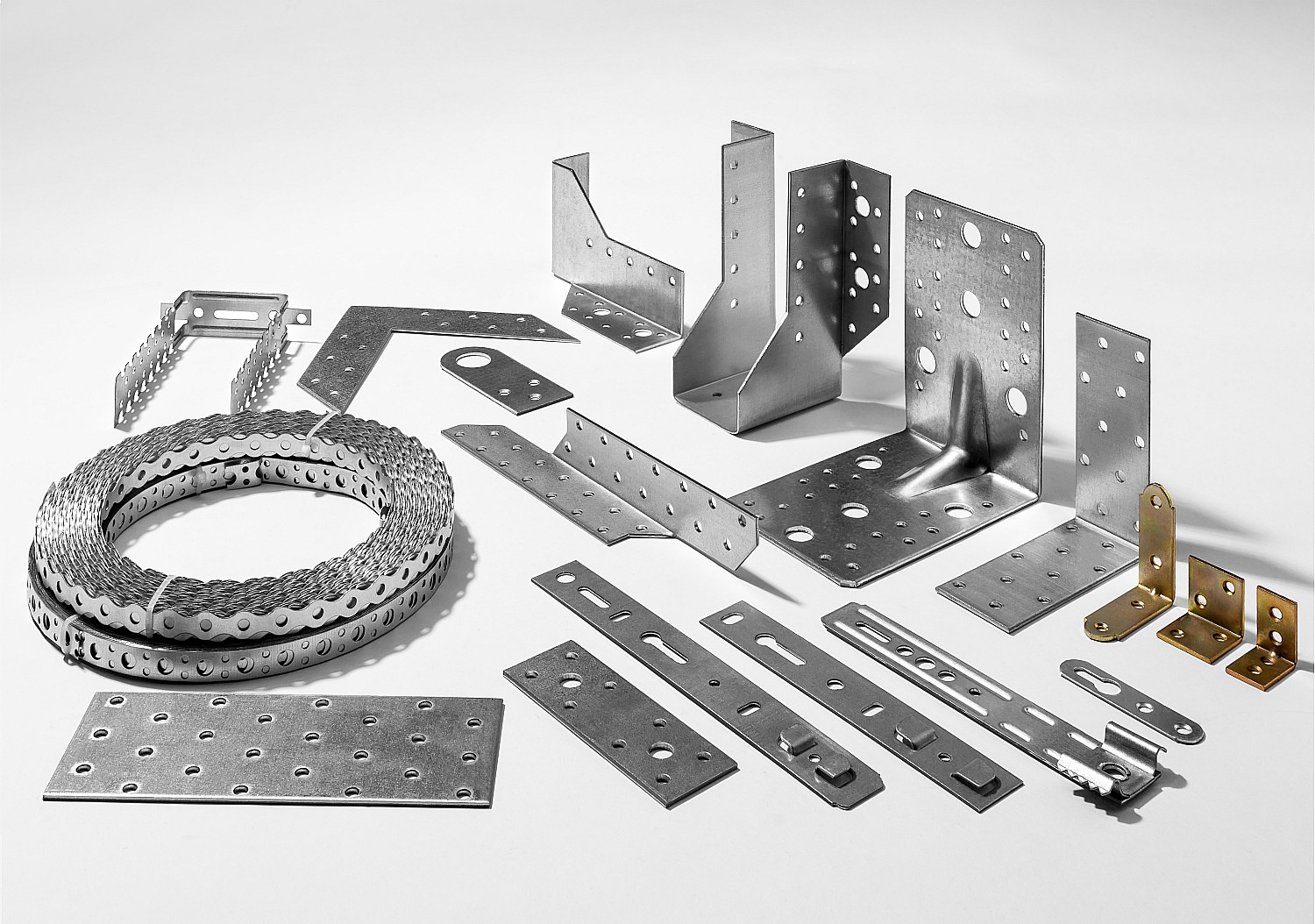 ЗУБР Волна, 12 x 0.5 мм, 25 м, цинк, перфорированная вентиляционная лента (310246-12)