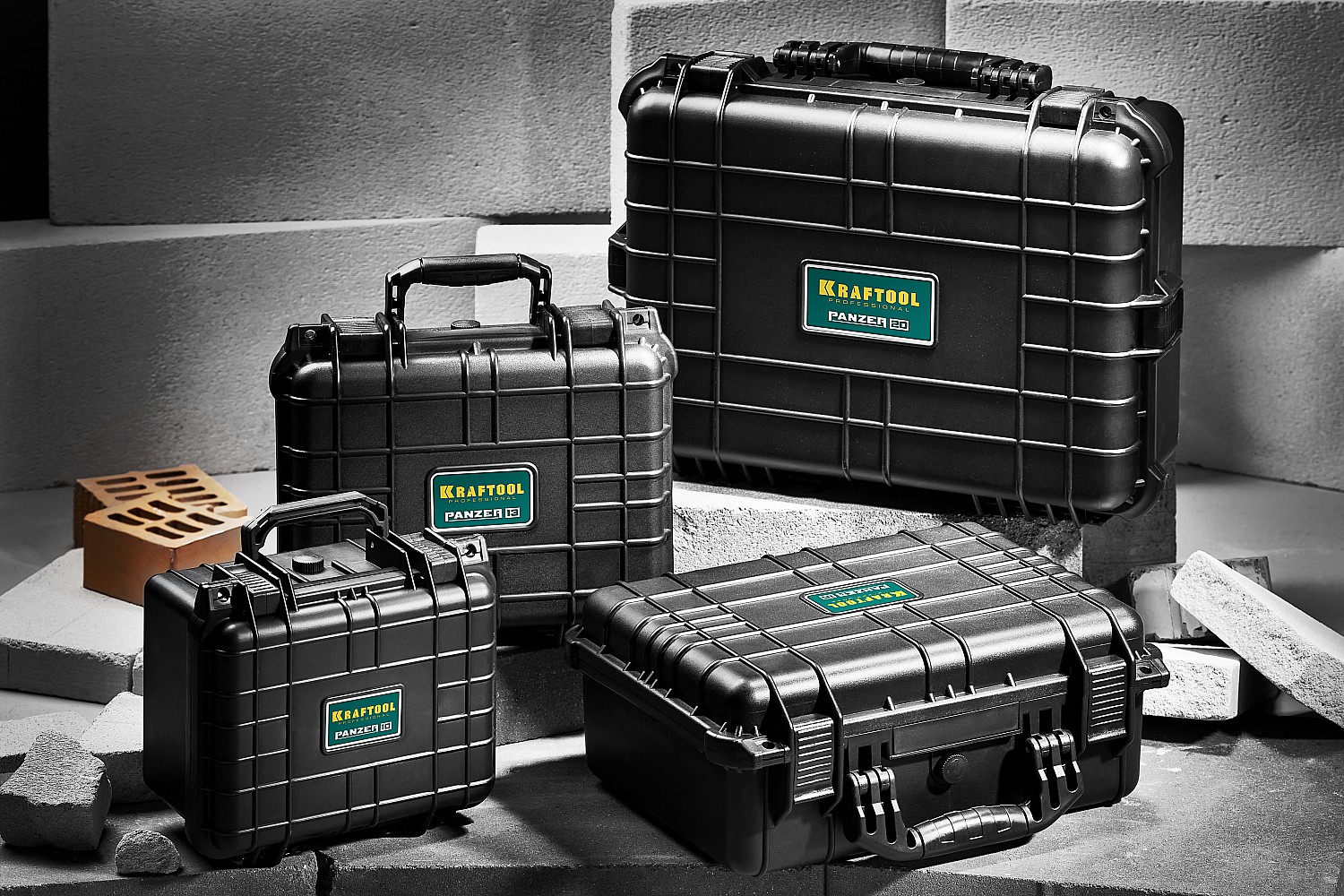 KRAFTOOL PANZER-16, 400 х 330 х 170 мм, (16″), IP55, ударопрочный пластиковый ящик (38251-16)