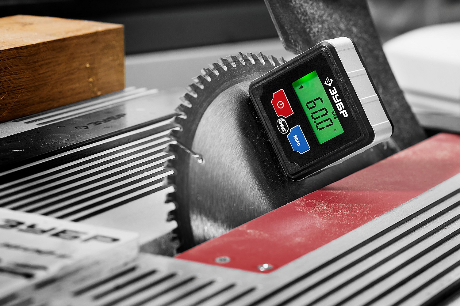 ЗУБР МИКРО, 4 Х 90°, ±0.1, электронный уровень-уклономер, Профессионал (34743)