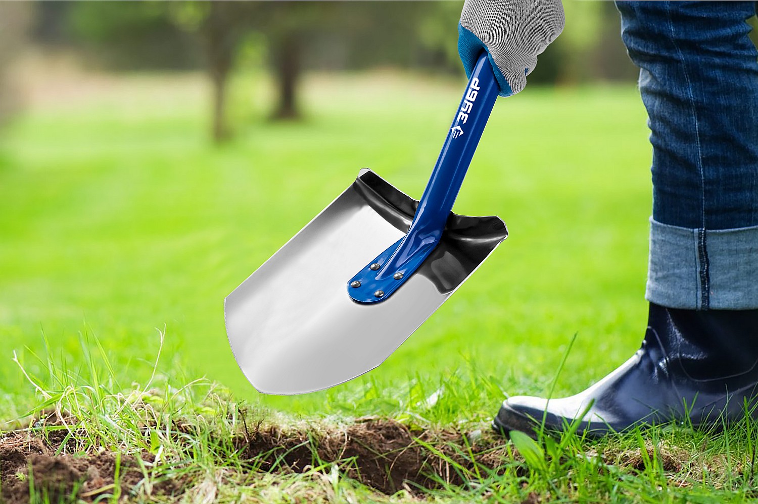 ЗУБР Артель-НС, 120 см, стальной изогнутый черенок, штыковая лопата, полотно из нержавеющей стали, Профессионал (4-39406)