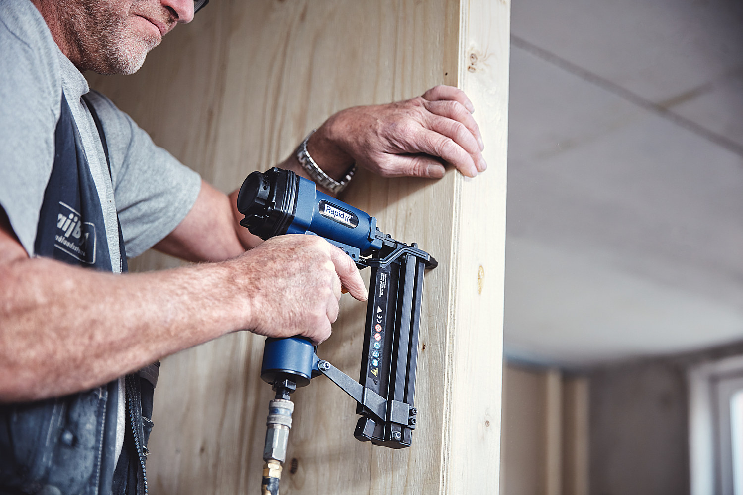 RAPID PBS151, тип 90 и гвоздей тип 300, 2-в-1, нейлер-степлер (гвозде/скобозабиватель) пневматический для скоб (5000103)