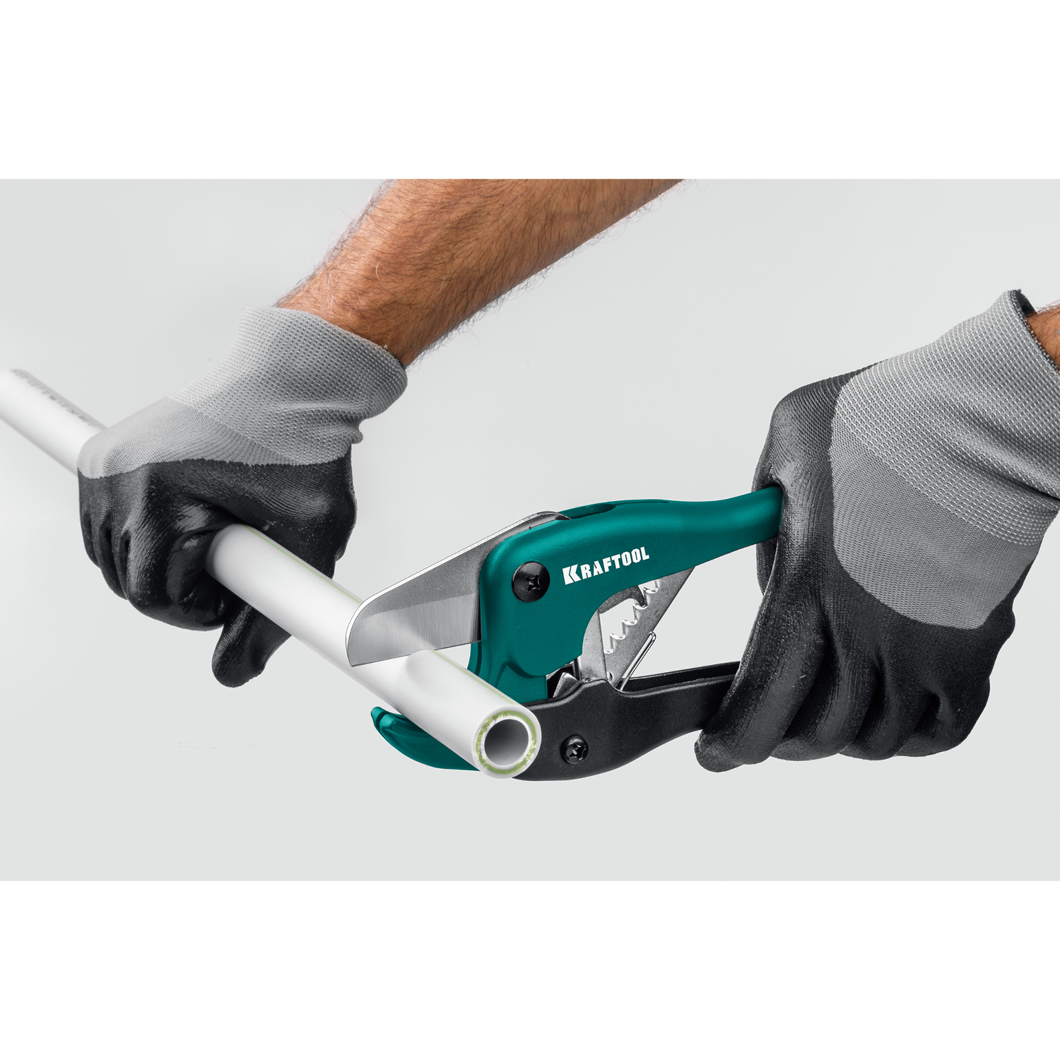 KRAFTOOL до 42 мм, высокоточный труборез по металлопластиковым и пластиковым трубам (23381-42)