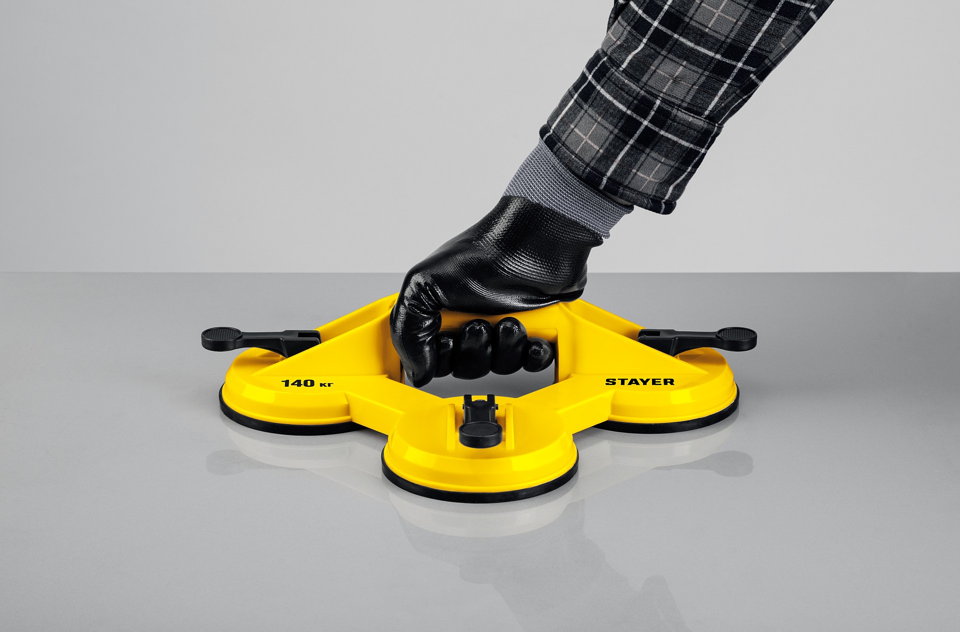 STAYER MAXLift, 140 кг, пластмассовый, тройной, стеклодомкрат на присоске (33718-3)