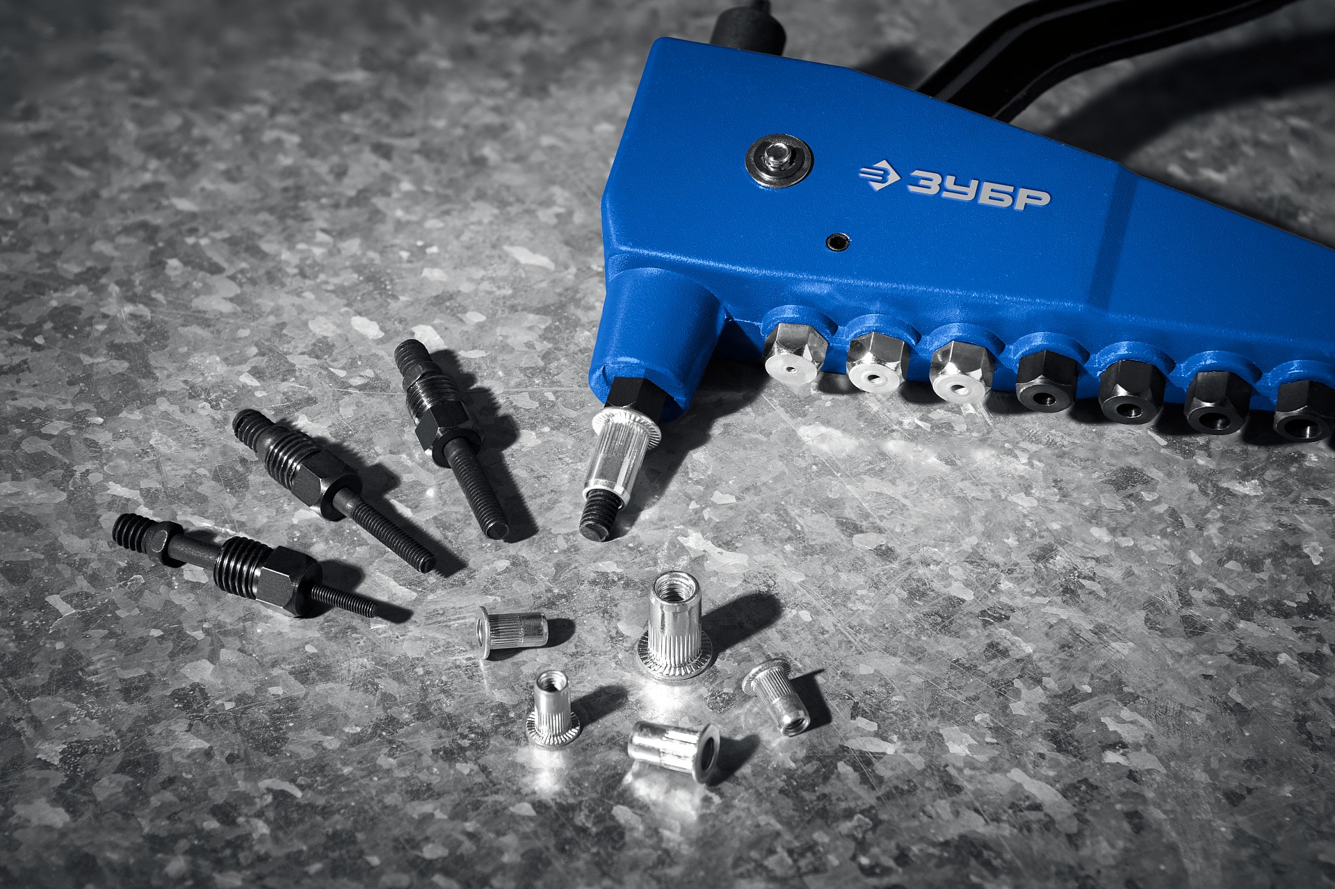 ЗУБР сменная насадка М4 для заклепочника К-М6 (31196-M4)