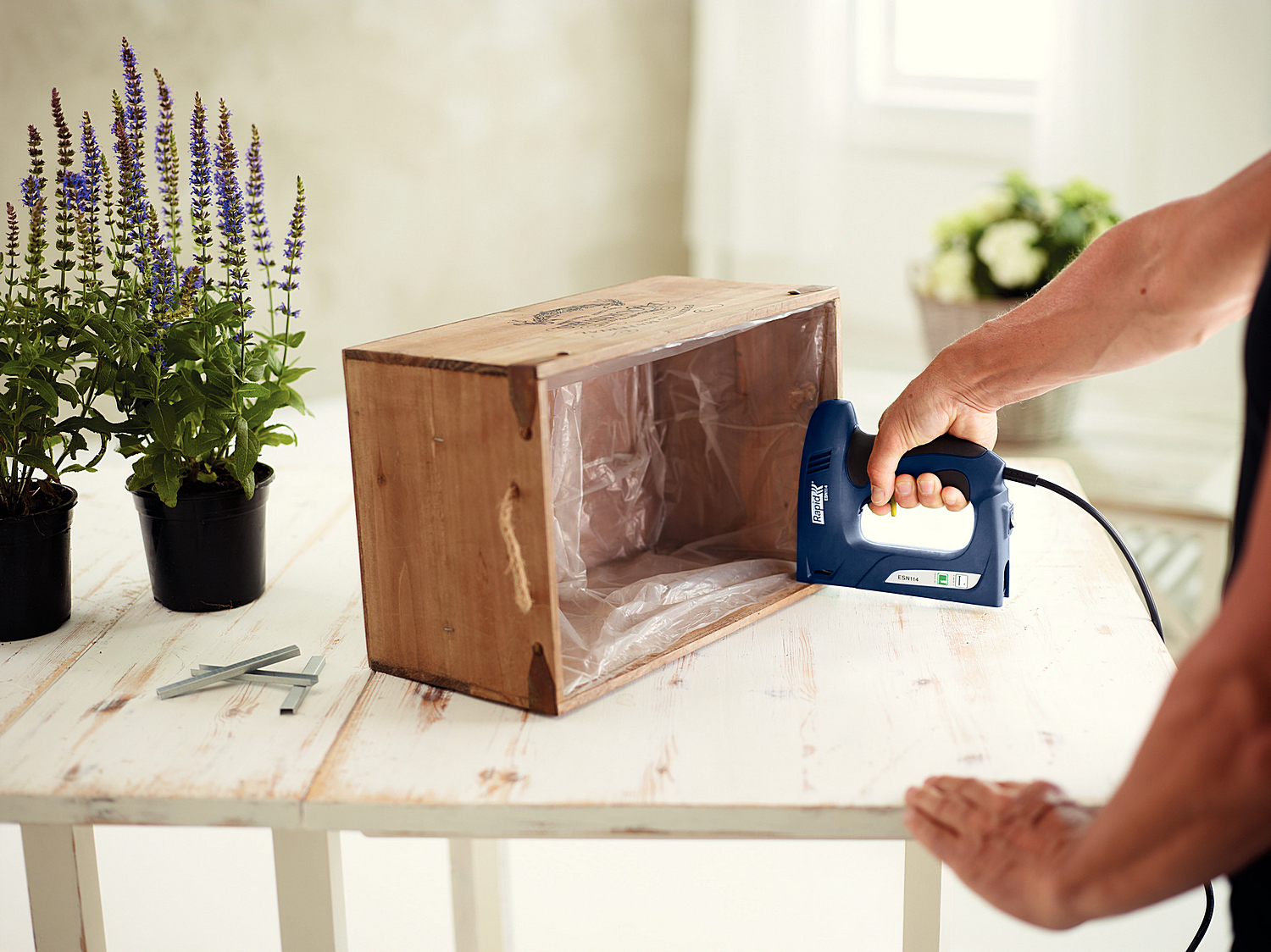 RAPID R:El.Staple Gun ESN114, тип 140 и гвоздей 300, 2-в-1, нейлер-степлер (гвозде/скобозабиватель) электрический для скоб (5000131)