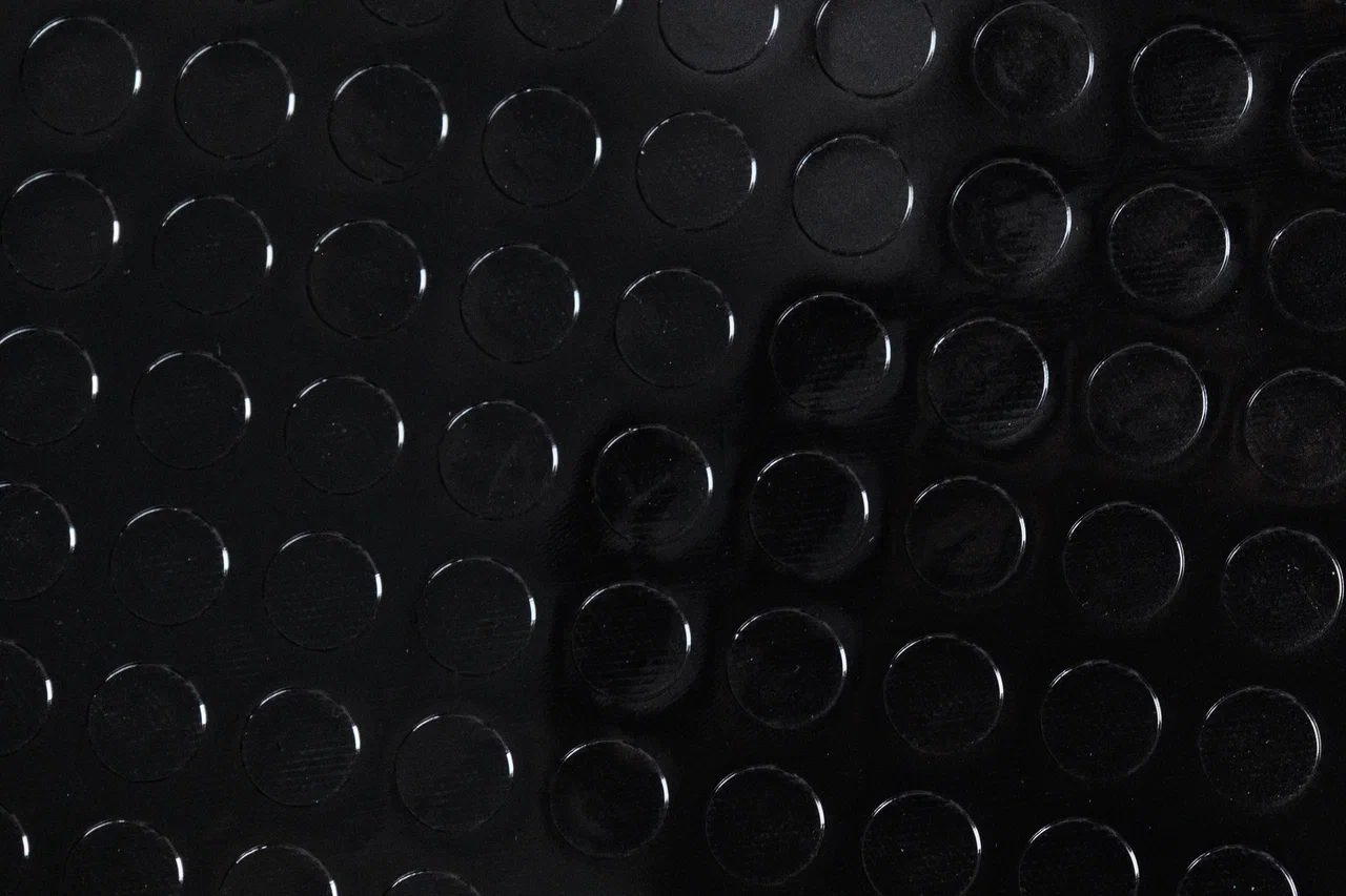 ПВХ «Монетка» 1,2x15 м черный