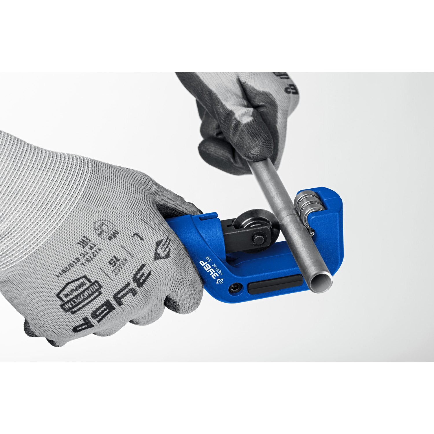 ЗУБР Нерж-32, 4 - 32 мм, на подшипниках, труборез для нержавеющей стали, Профессионал (23832)