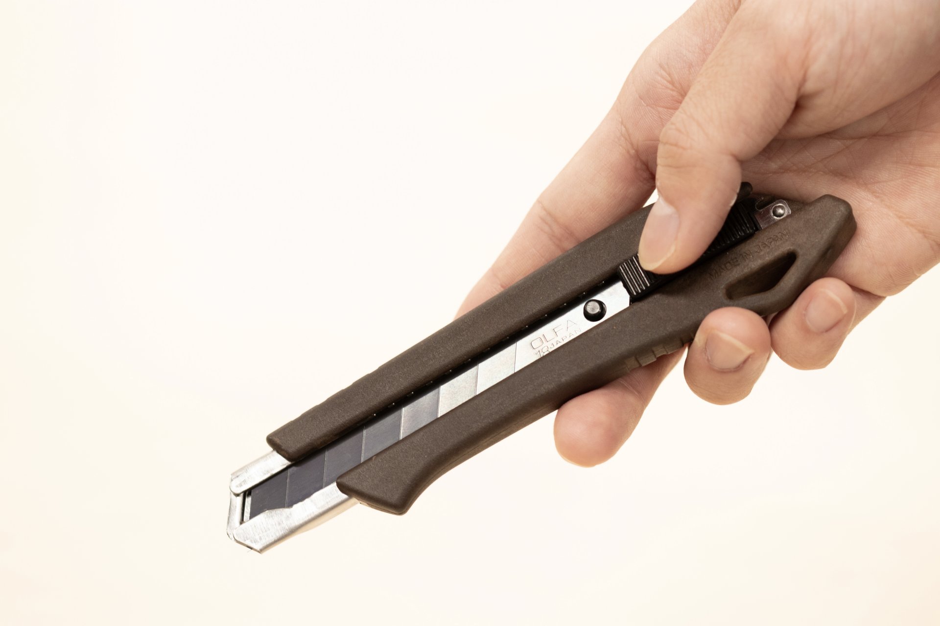 OLFA WOOD-PP Models 18 мм, с сегментированным лезвием, нож (OL-WD-AL)