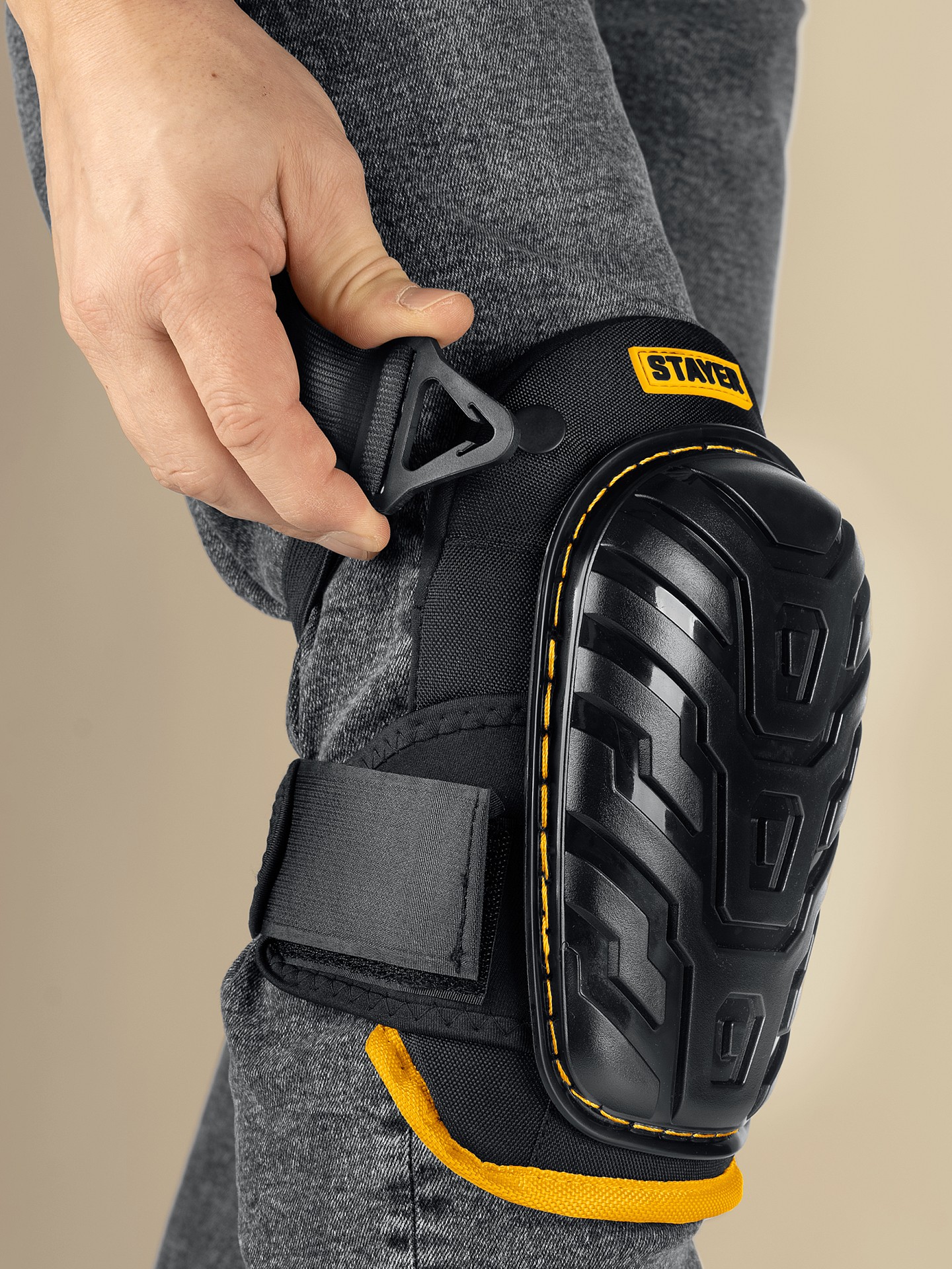 STAYER PROFI гелевая вставка, пластиковая накладка, противоскользящая поверхность, наколенники защитные (11198)