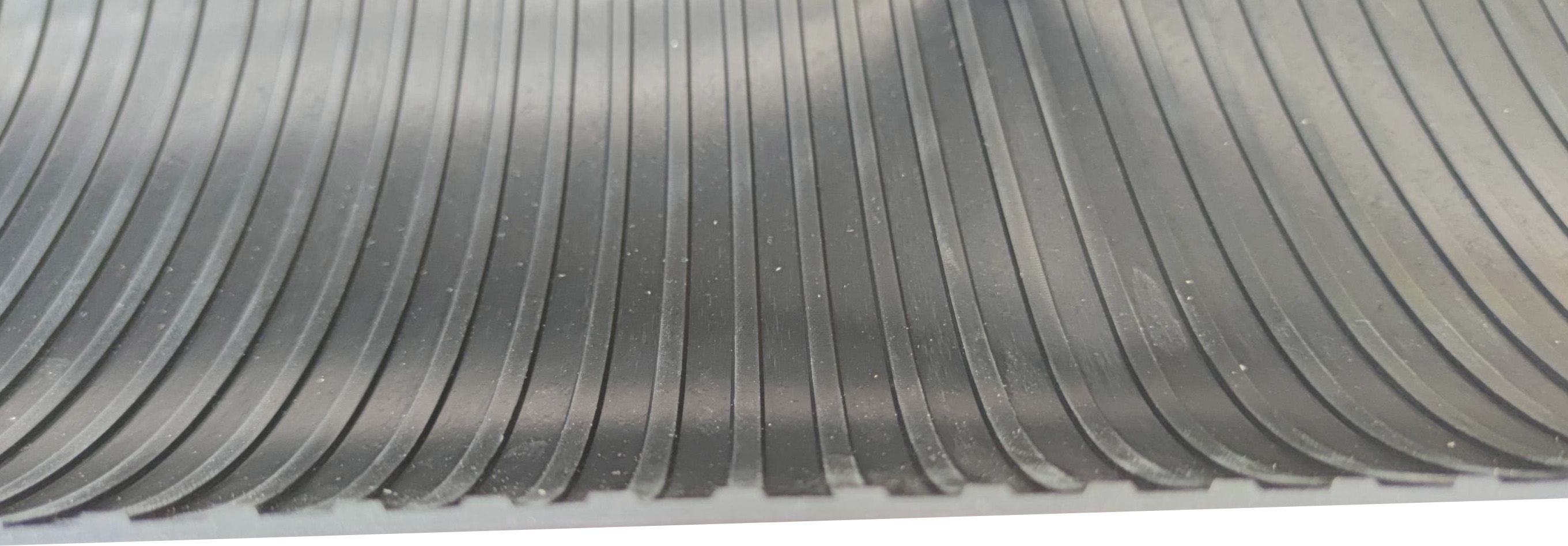 Резиновая дорожка "Рифленка" (Широкий риф) 1,5х10м h=3мм