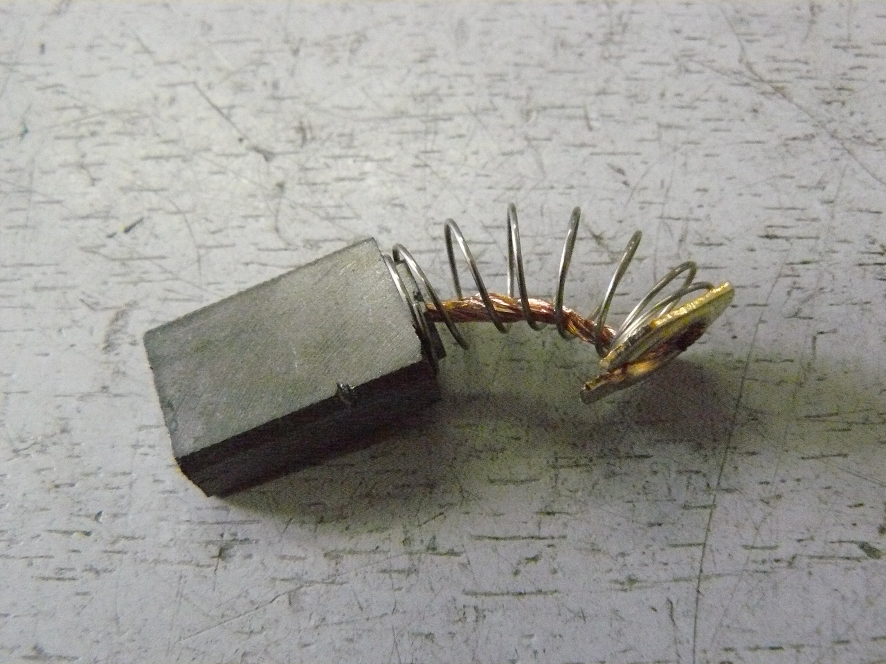 Щетка графитовая (пара) 5.4х10.9х16